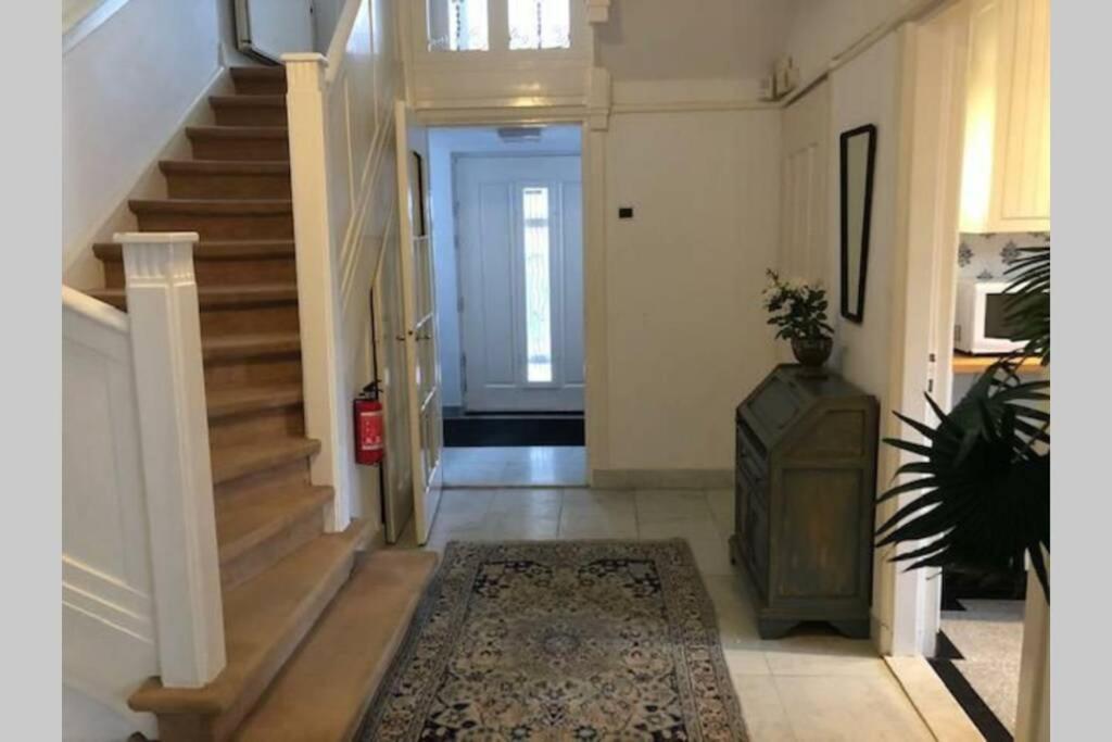 Vrijstaande Rietgedekte Villa Nabij Uitvalswegen Вассенаар Екстер'єр фото
